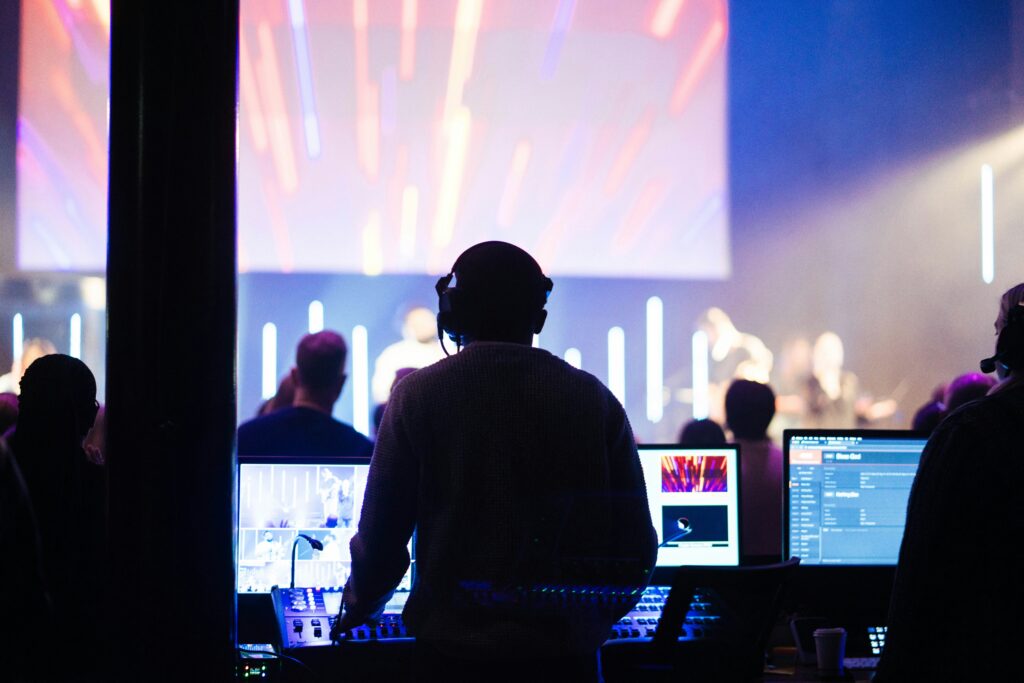 phil hearing aj8f 1qos3o unsplash